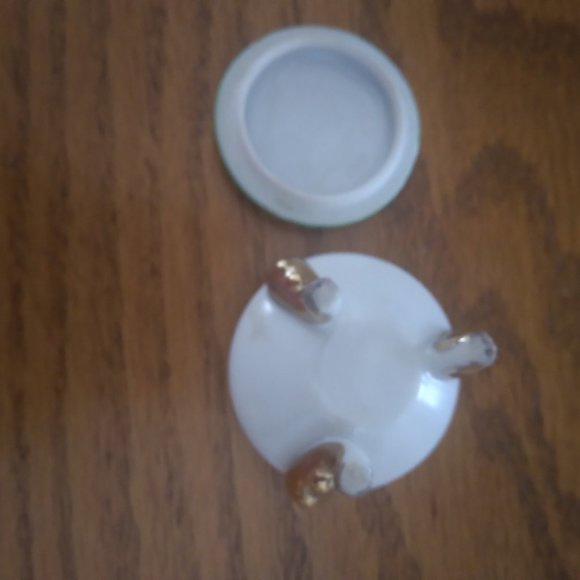 Trinket Box, Vintage, Footed, Guilded, Floral - Picture 8 of 8